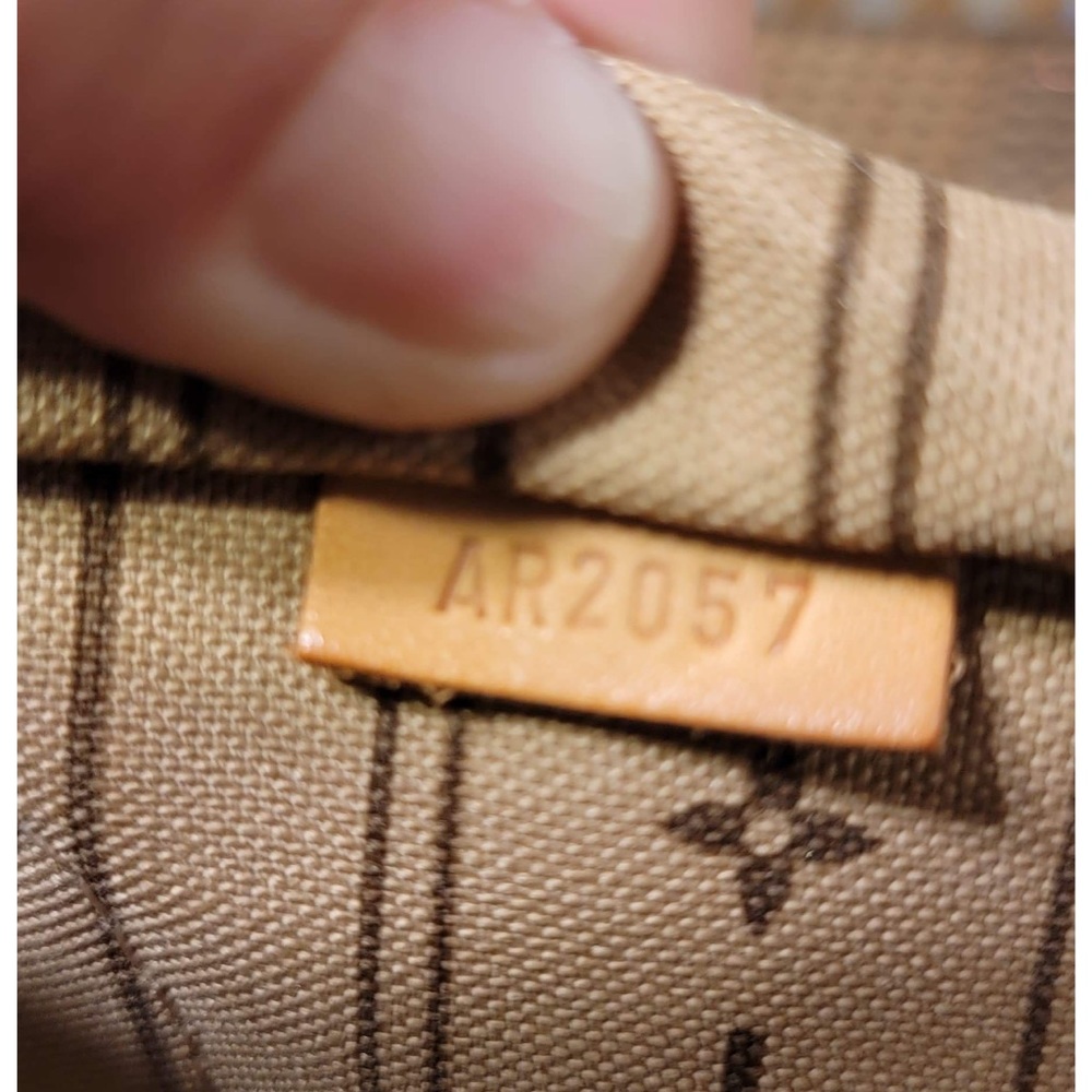 LV Neverful MM size - Picture 2 of 4
